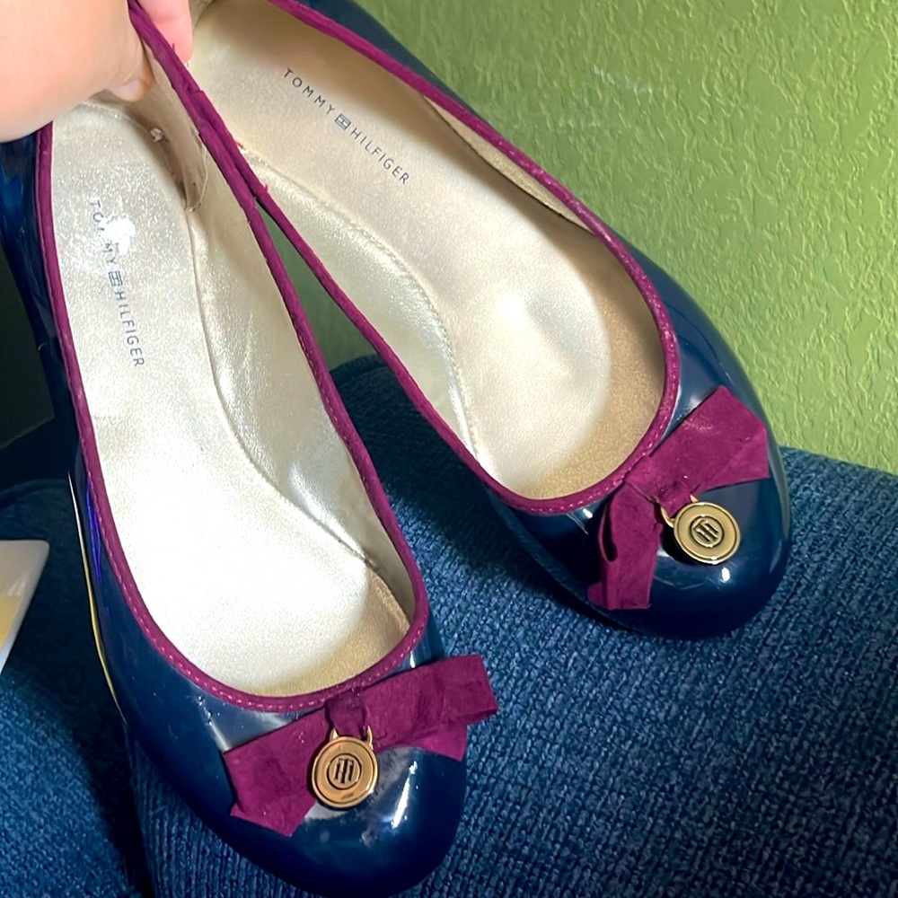 Size 8 Timmy Hilfiger Flats